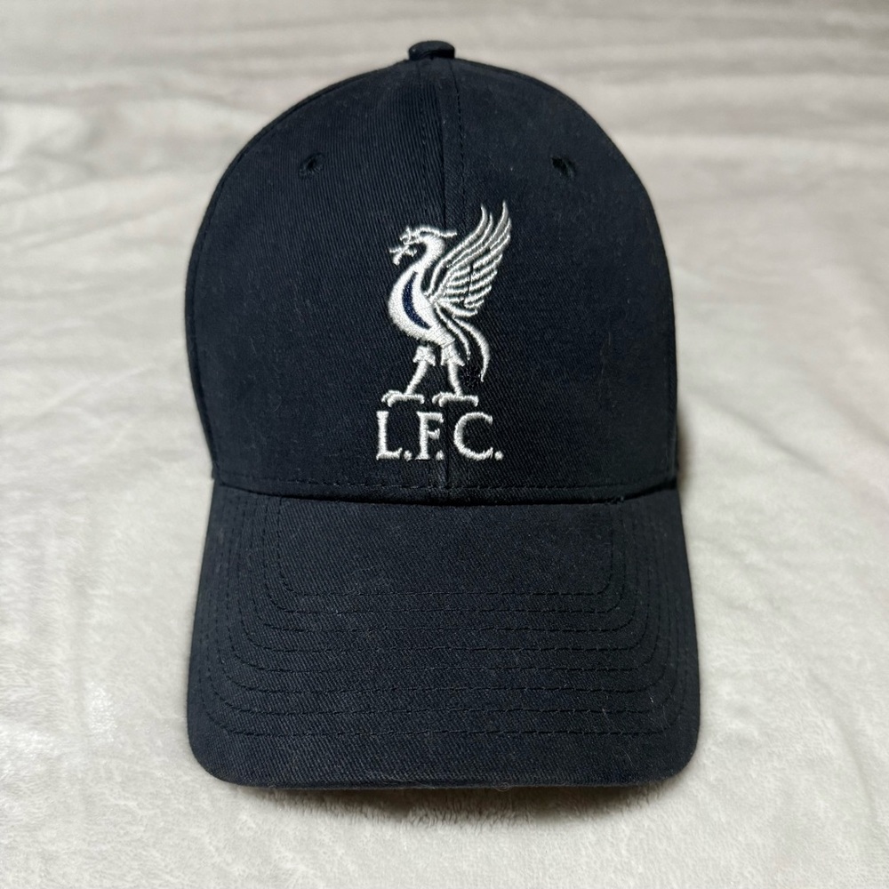 Liverpool FC logo cap